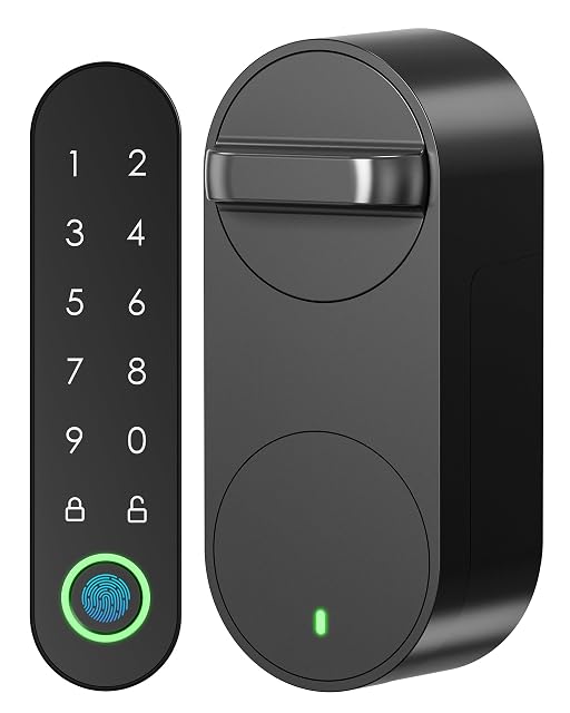 Serrure connectée Signstek en rénovation posée à l’intérieur d’une porte